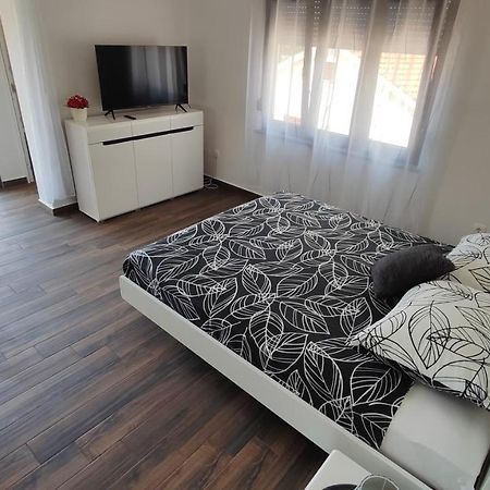 Viktor Rooms And Apartments روفينج المظهر الخارجي الصورة