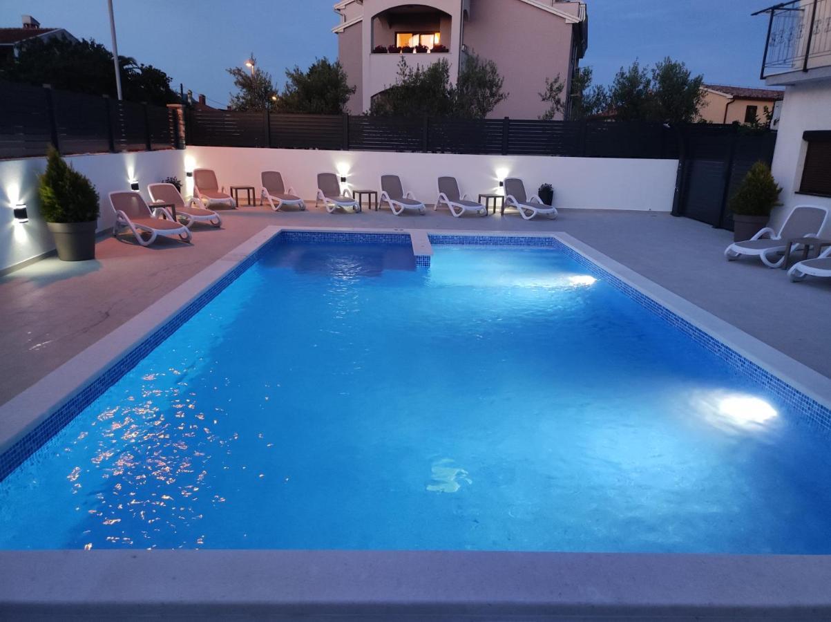 Viktor Rooms And Apartments روفينج المظهر الخارجي الصورة