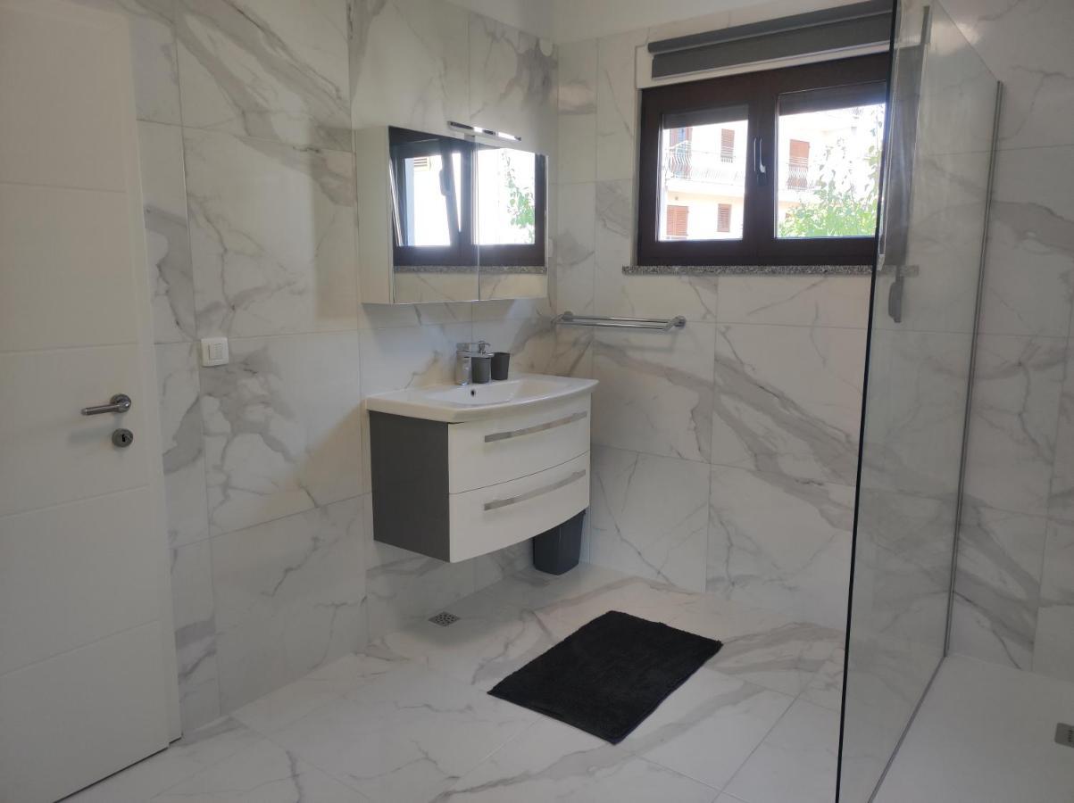 Viktor Rooms And Apartments روفينج المظهر الخارجي الصورة