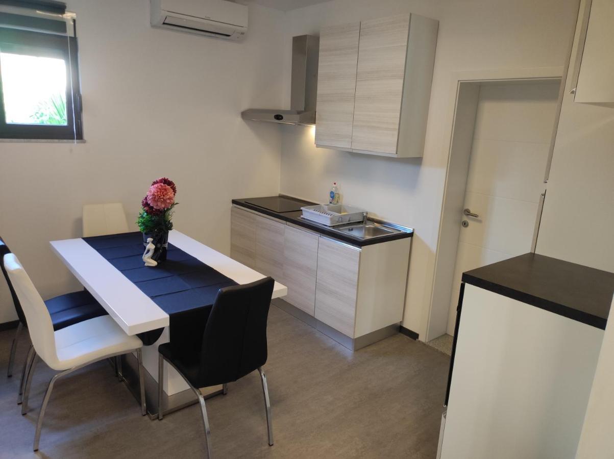 Viktor Rooms And Apartments روفينج المظهر الخارجي الصورة