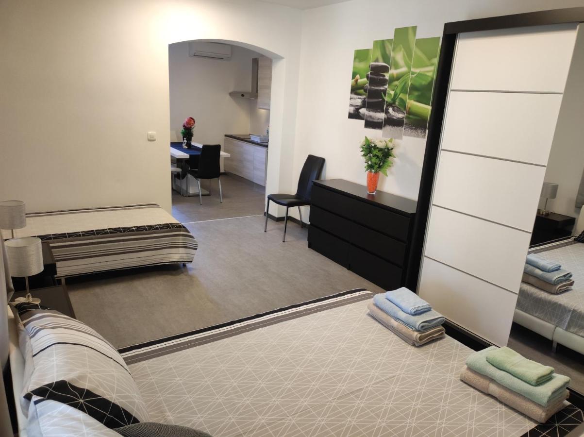 Viktor Rooms And Apartments روفينج المظهر الخارجي الصورة