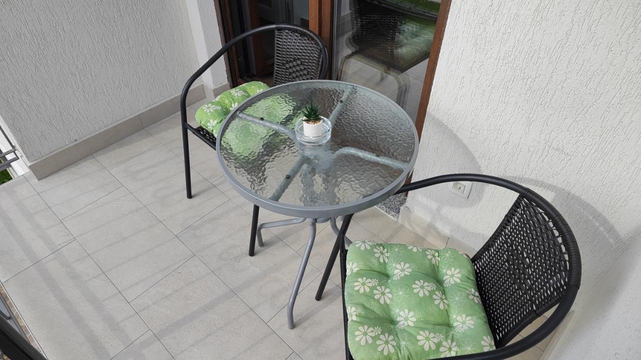 Viktor Rooms And Apartments روفينج المظهر الخارجي الصورة