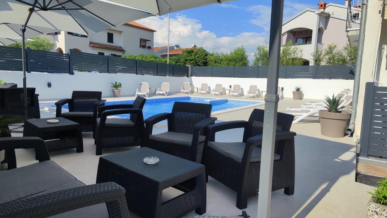 Viktor Rooms And Apartments روفينج المظهر الخارجي الصورة
